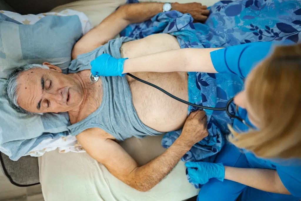 Paciente en sala de emergencia con infarto agudo de miocardio